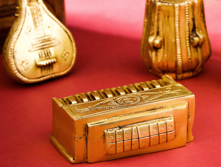 Pure brass musical instrument set