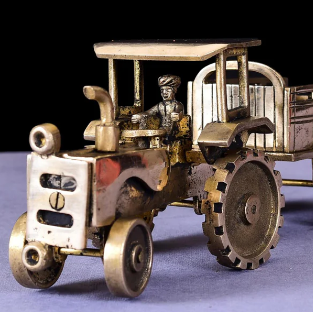 Brass Vintage Tractor Showpiece – Antique Brass Gift Item for Home Decor & Return Gifts