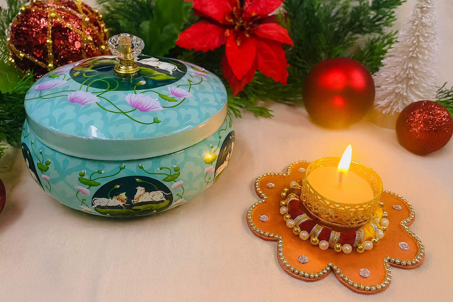 Pichwai art storage box with tlight holder