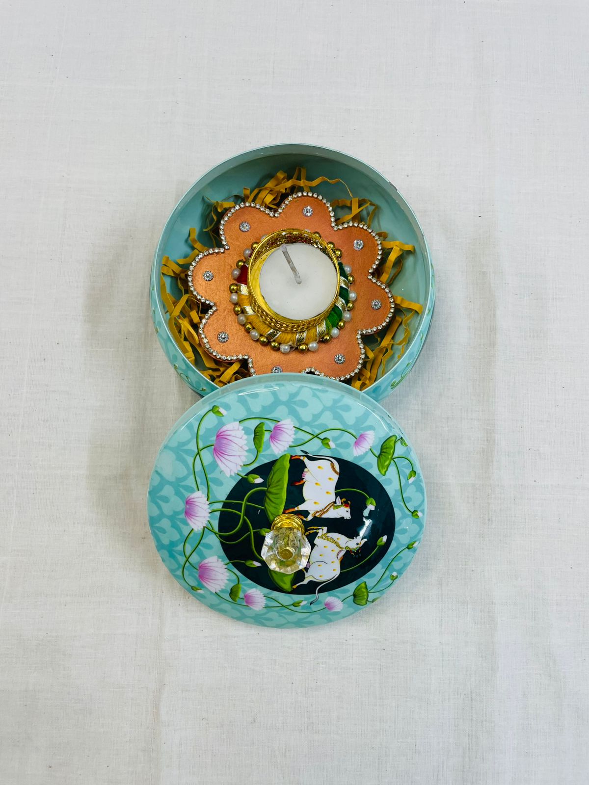 Pichwai art storage box with tlight holder