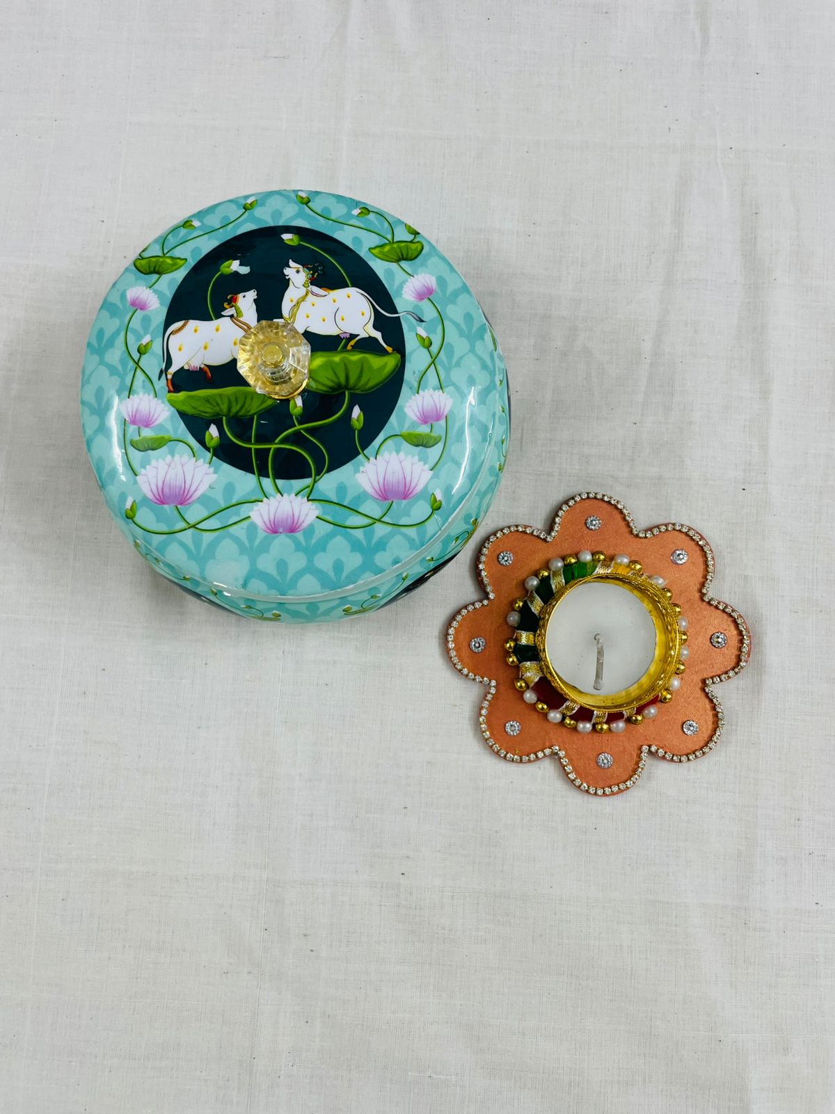 Pichwai art storage box with tlight holder