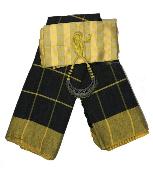 Handloom linen saree with matching neck piece combo