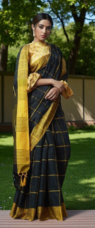 Handloom linen saree with matching neck piece combo