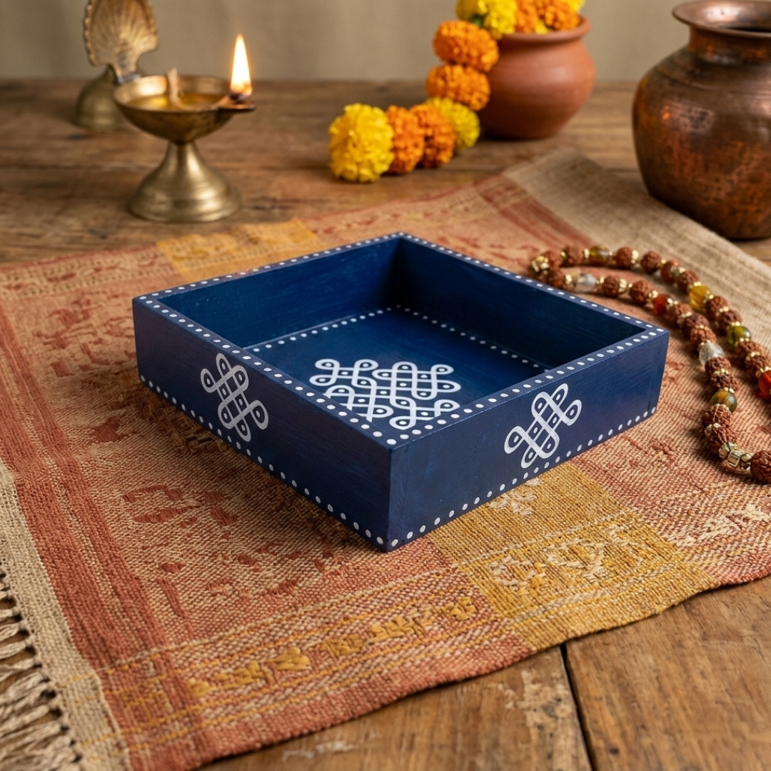 Handcrafted Wooden Tray with Kolam Design (6x6 Inch)