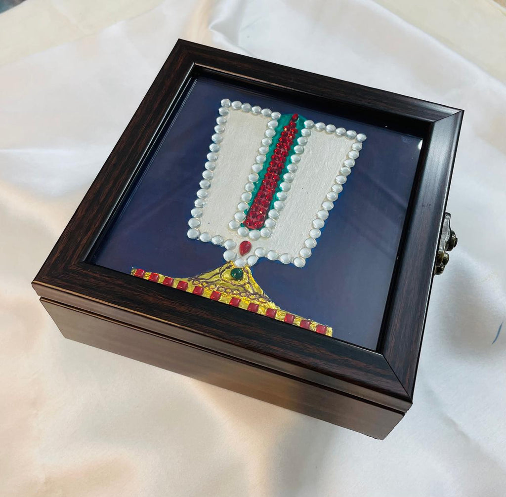 Tanjore Art Storage Box in Tirunamam Design