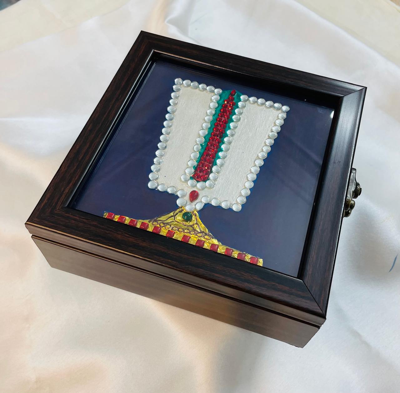 Tanjore Art Storage Box in Tirunamam Design