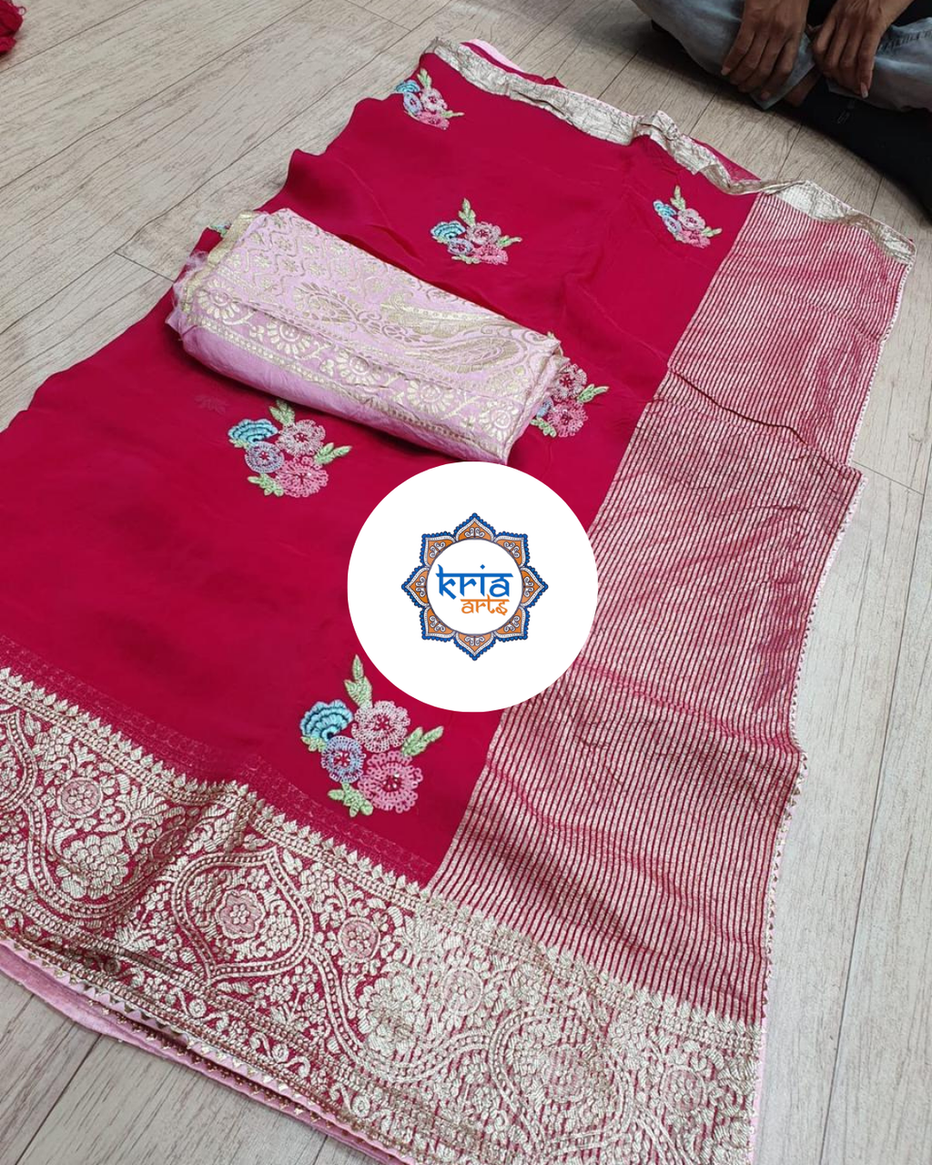Pure Handloom Banarasi Saree pink saree with contrast blouse